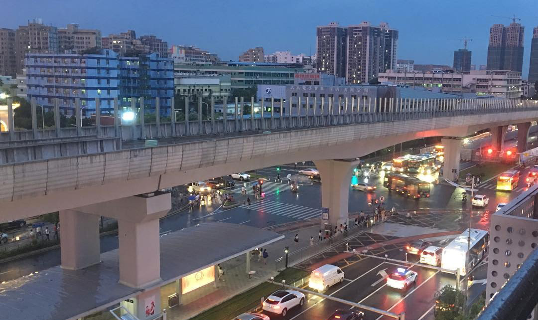 /images/against-big-tech/1.jpg /images/against-big-tech/1.jpg